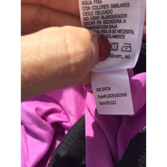 Disney Nightmare Before Christmas 2X NEW womens sleep shirt black fuchsia socks - Picture 14 of 14